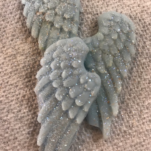 Pastel Iridescent Blue Angel Wing Wax Melts - Picture 5 of 7